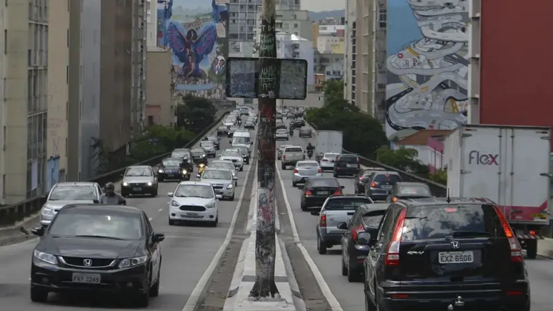 Prefeitura de SP suspende o rodízio de veículos por duas semanas