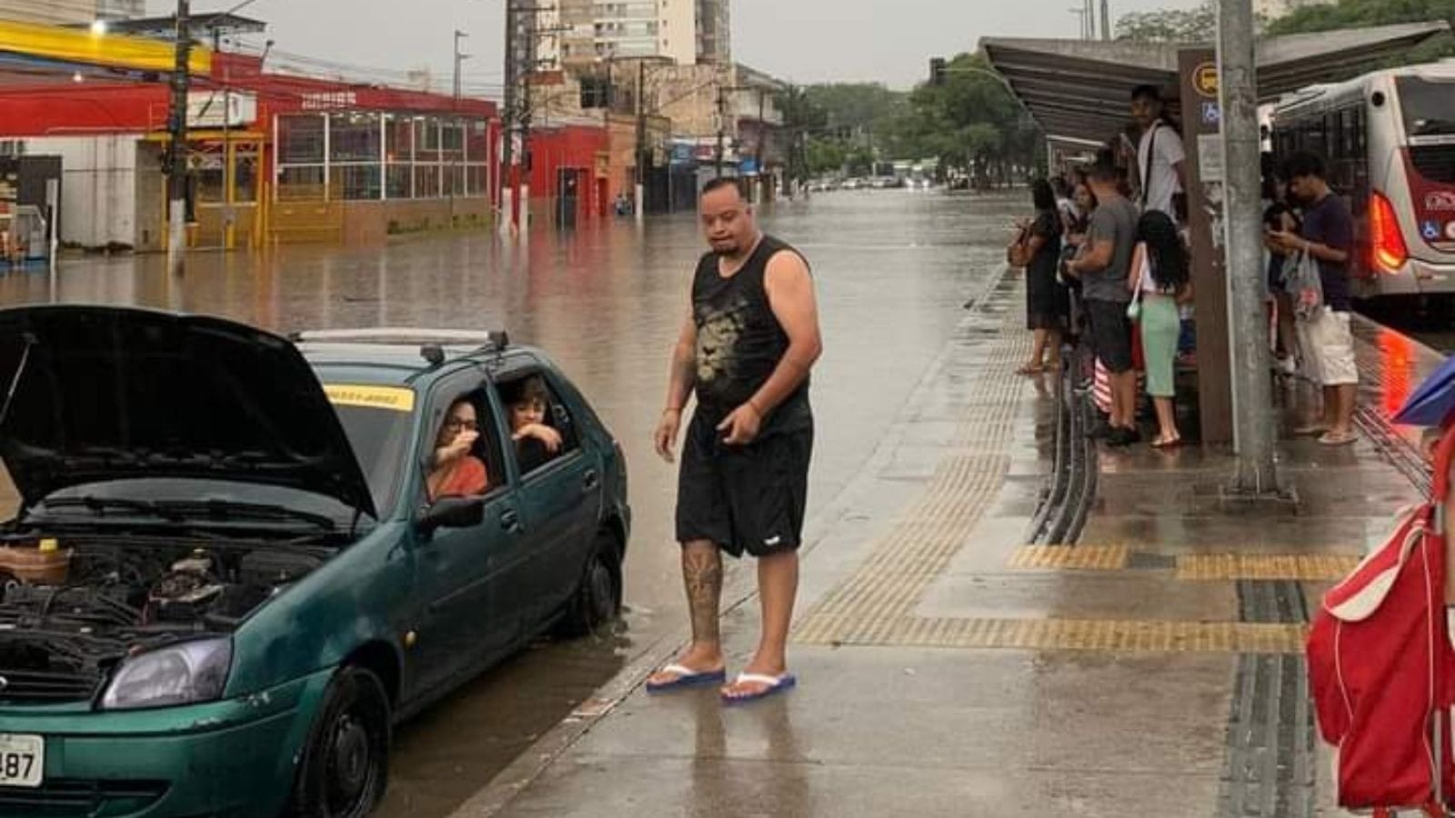 Chuva Forte Em São Paulo E Na Região Metropolitana Deixa Ruas Alagadas Band 