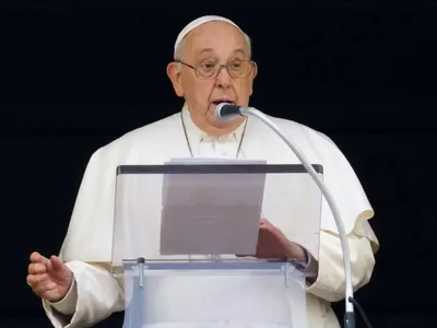 Papa Francisco volta a usar expressão homofóbica durante reunião fechada em Roma