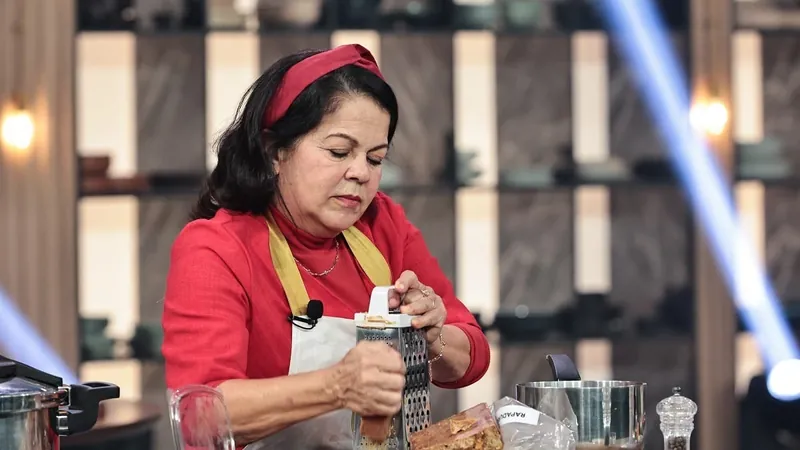 Finalista do MasterChef é homenageada com carro de som e torcida na Bahia