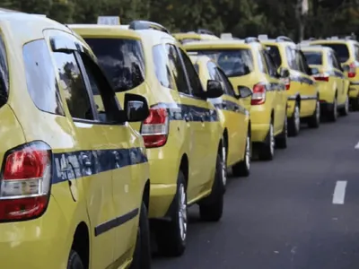 Taxímetros e colocação do 'Selo Ande de Táxi' são autorizados legalmente