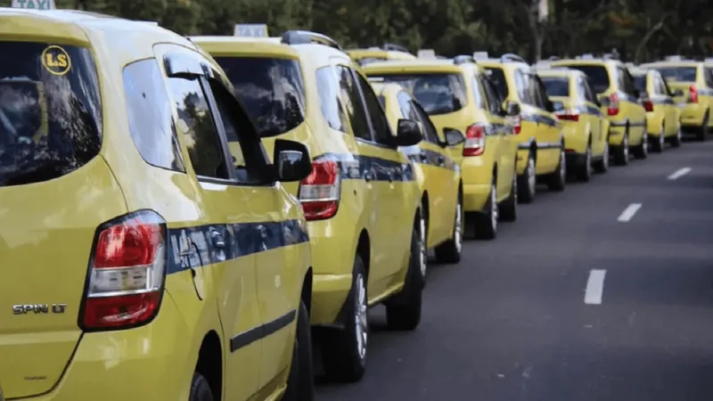 Taxistas relatam demora no avanço das etapas do programa de concessão de crédito