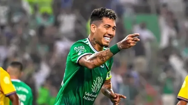 Firmino começa no banco e Al Ahli vence com gol nos acrescimos pelo Saudita