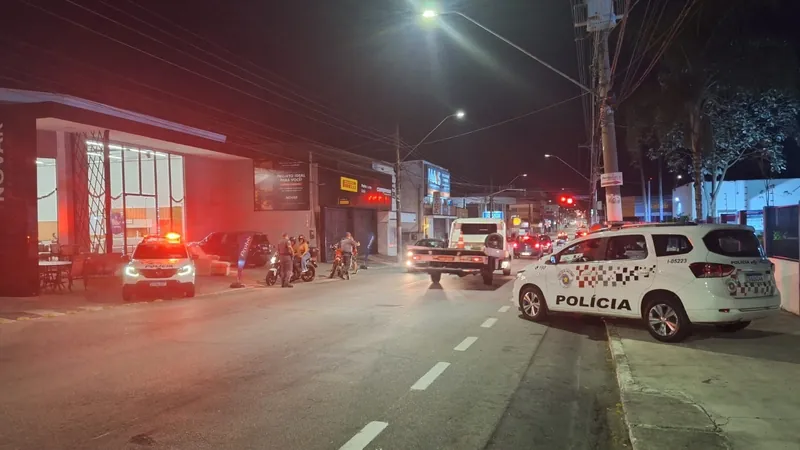 Polícia Militar realiza ação, autua e recolhe motocicletas em Pindamonhangaba