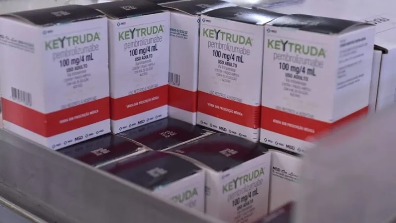 Cada caixa do medicamento custa cerca de R$ 14 mil 