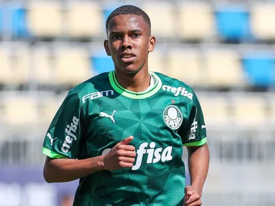 Jornais da Espanha elogiam Estevão, do Palmeiras: "Segue a estrela de Endrick"