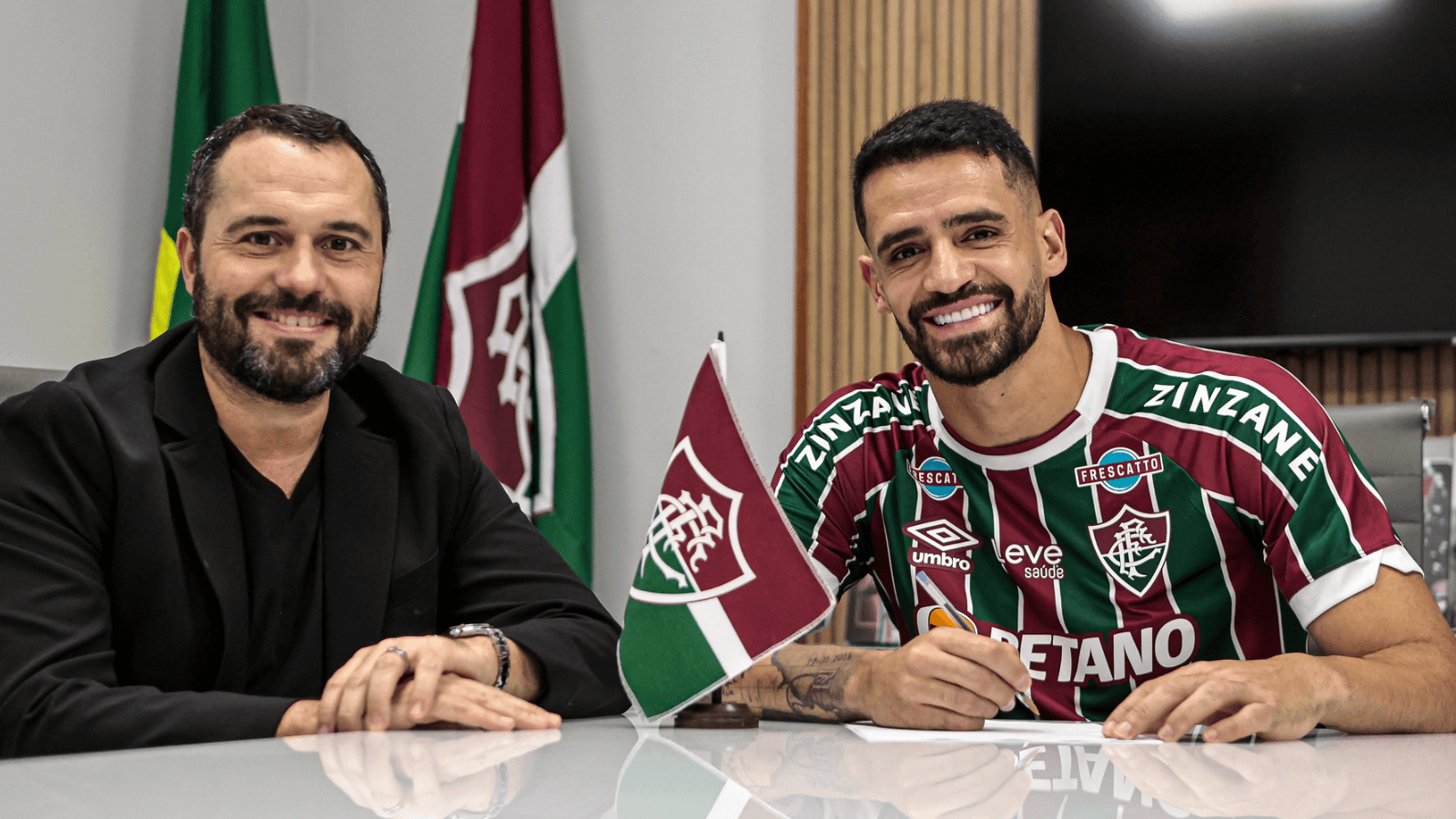 Fluminense anuncia contratação de meiocampista Renato Augusto, ex