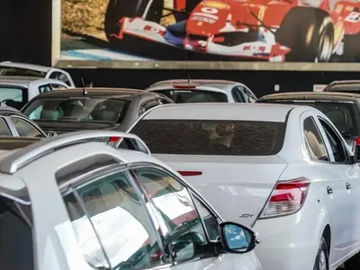 Abril bate recorde de vendas de carros usados