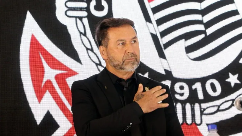 "Sangrando para honrar compromissos", diz presidente do Corinthians sobre crise