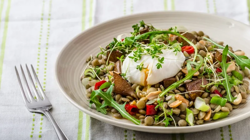 Salada de lentilha: aprenda receita refrescante e nutritiva para o verão