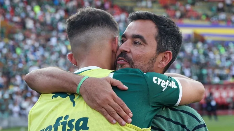 Coordenador da base do Palmeiras recusa proposta para ser diretor do Corinthians