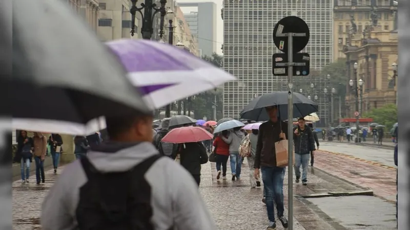 Homem morre durante chuva forte em São Paulo