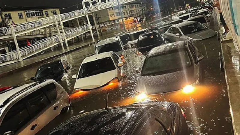 Chuva no RJ deixa bairros alagados, prejuízos e pelo menos 11 pessoas mortas