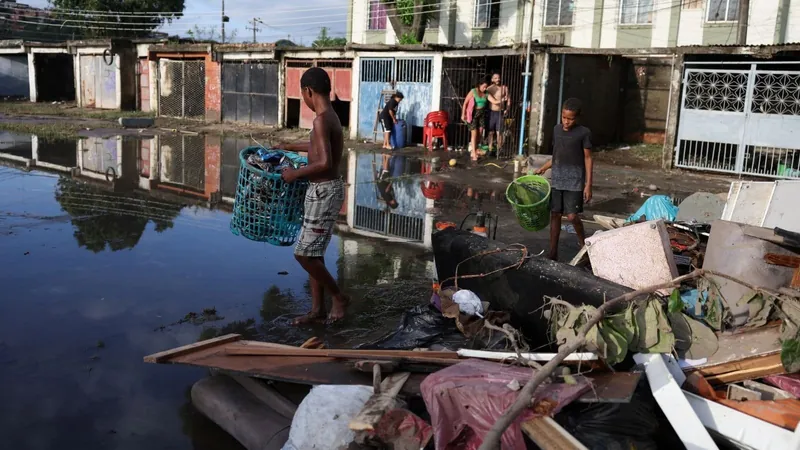 Chuvas no Rio de Janeiro: número de desalojados aumenta para 12 mil