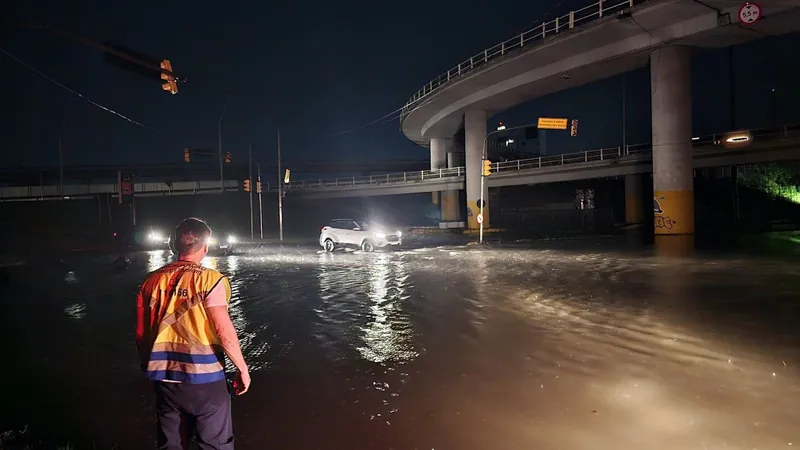 Temporal no RS causa estragos e deixa milhares de pessoas sem luz