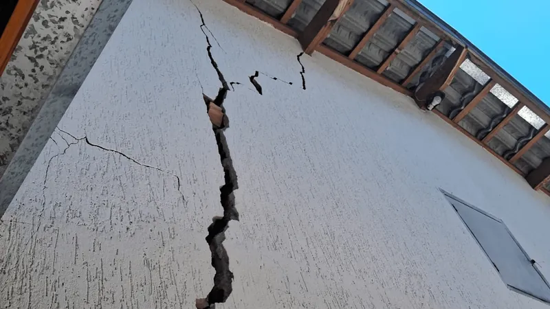 Três casas são interditadas no bairro Independência em Taubaté 