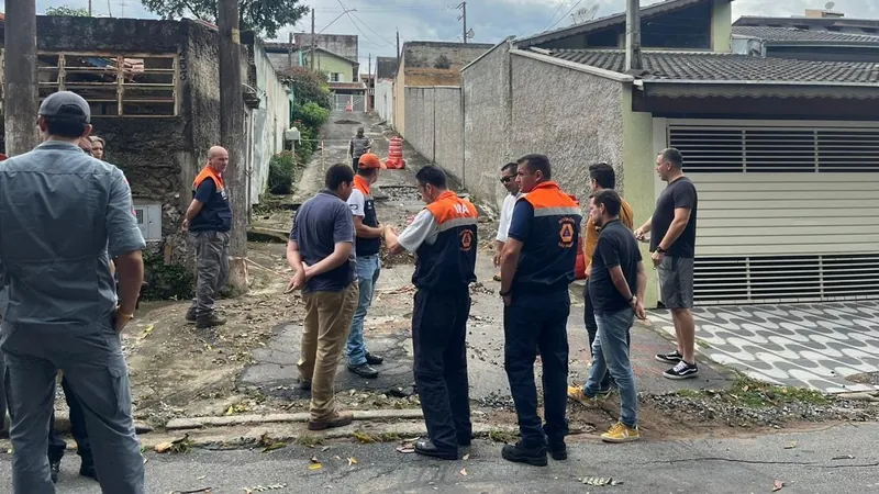 Mais casas são interditadas com rachaduras no Jardim Independência em Taubaté