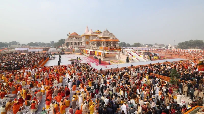 A controvérsia em torno do novo templo hindu aberto na Índia