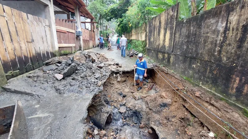 São Sebastião (SP) enfrenta novas chuvas após tragédia do ano passado