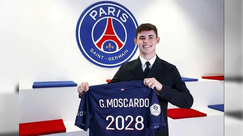 PSG anuncia a contratação de Gabriel Moscardo