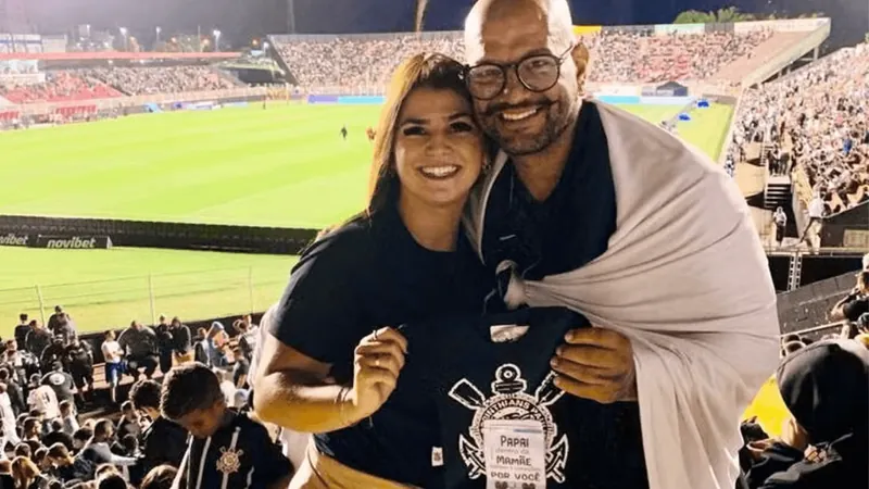 Mulher revela gravidez no meio do jogo do Corinthians