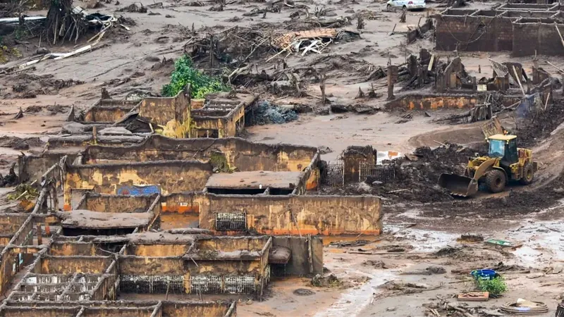 Empresas são condenadas a pagar por danos pelo rompimento em Mariana (MG)