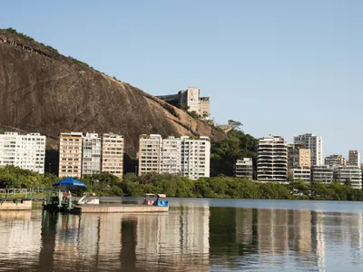 Lagoa Rodrigo de Freitas ganha nove placas sobre vegetação nativa