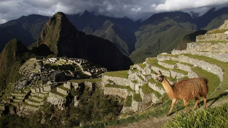 Embaixada brasileira recomenda suspensão de visitas a Machu Picchu