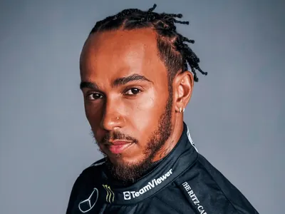 Por que Lewis Hamilton falou que foi 'roubado' no GP de Abu Dhabi em 2021