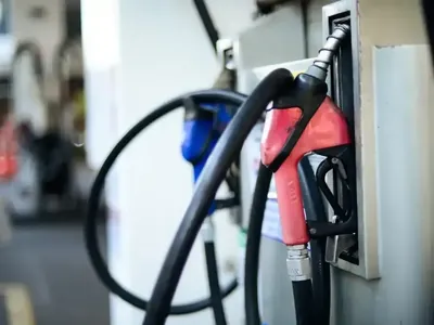 Puxada pela gasolina, prévia da inflação sobe 0,44% em maio comparada a abril
