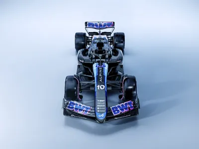 Alpine reforça aposta em carro sem tinta e apresenta novo visual da F1 para 2024