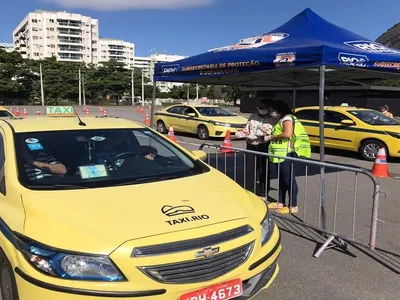 Taxistas têm até o dia 20 deste mês para se registrar no site do aplicativo Taxi.Rio