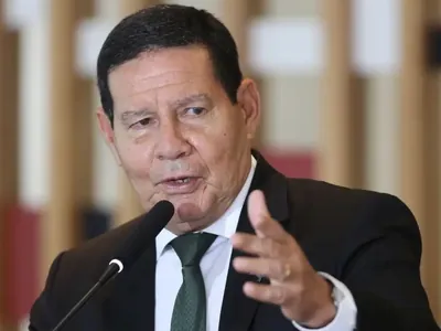 Mourão reconhece plano golpista, mas minimiza: 'Conspiração tabajara'