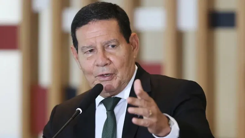 Mourão critica operação da Polícia Federal: 'Busca pelo em ovo'