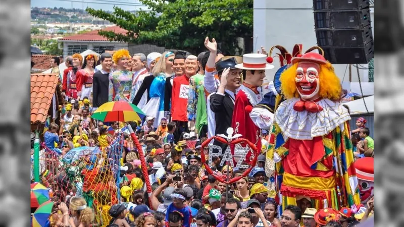 Segundo dia de carnaval em Olinda; cidade terá Encontro dos Bonecos Gigantes