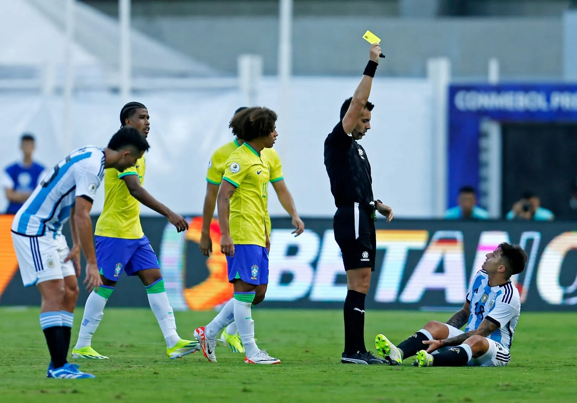 Brasil estreia no Pré-Olímpico de futebol com 1 a 0 sobre a