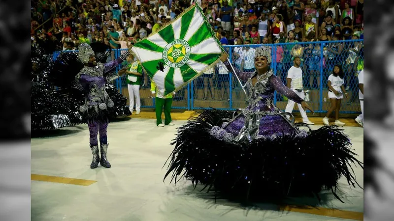 Confira os enredos dos desfiles da segunda noite de carnaval do Rio de Janeiro