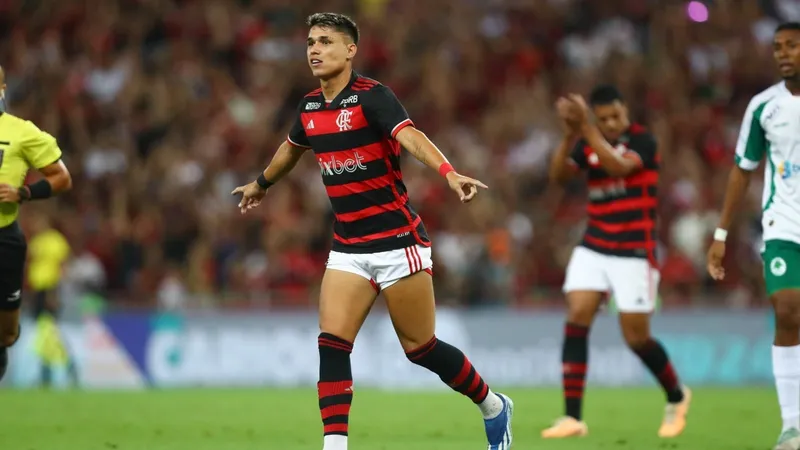 Luiz Araújo tem lesão no joelho e desfalca o Flamengo na Libertadores