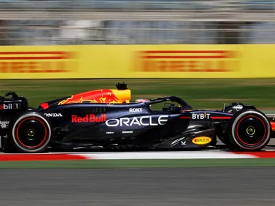 Max Verstappen domina primeiro dia de pré-temporada da F1 no Bahrein