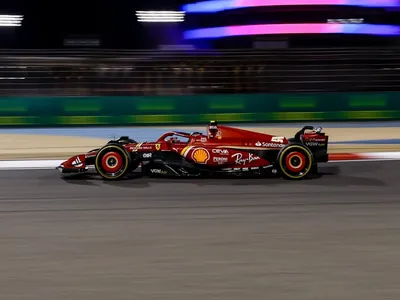 Sainz leva Ferrari ao topo no segundo dia da pré-temporada da F1 no Bahrein