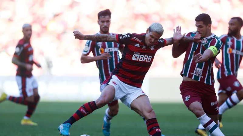 Flamengo e Fluminense se enfrentam em disputa pela liderança da Taça Guanabara