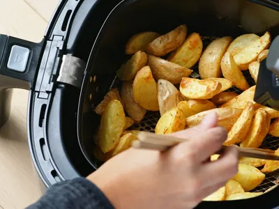 Receitas rápidas na airfryer: 15 ideias de prato e sobremesa para fazer em casa