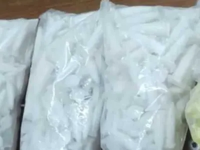 Polícia Militar prende homem em posse de vários pinos com cocaína