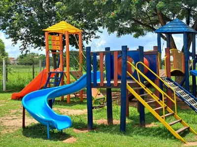 Parques infantis de escolas municipais de Araçatuba passam por revitalização