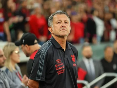 Athletico-PR anuncia a demissão do técnico Juan Carlos Osorio