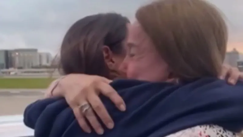 Zilu postou vídeo no qual abraça Wanessa