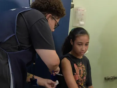 SP: Guarulhos inicia campanha de vacinação contra a dengue em escolas municipais