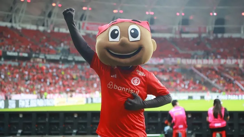 Jornalista assediada por mascote do Inter consegue medida protetiva