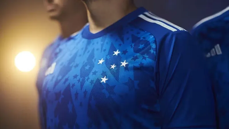 Cruzeiro lança novo uniforme para temporada 2024; veja fotos