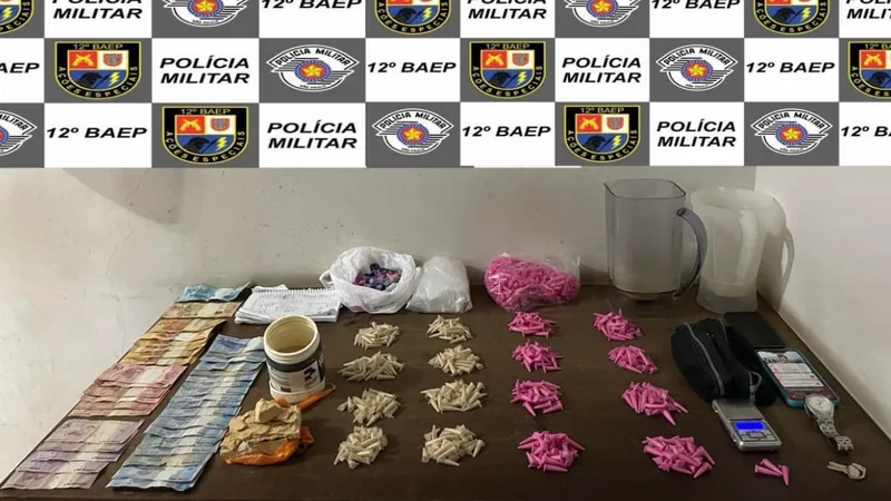 PM prende dois homens com quase 500 pinos com cocaína em Birigui